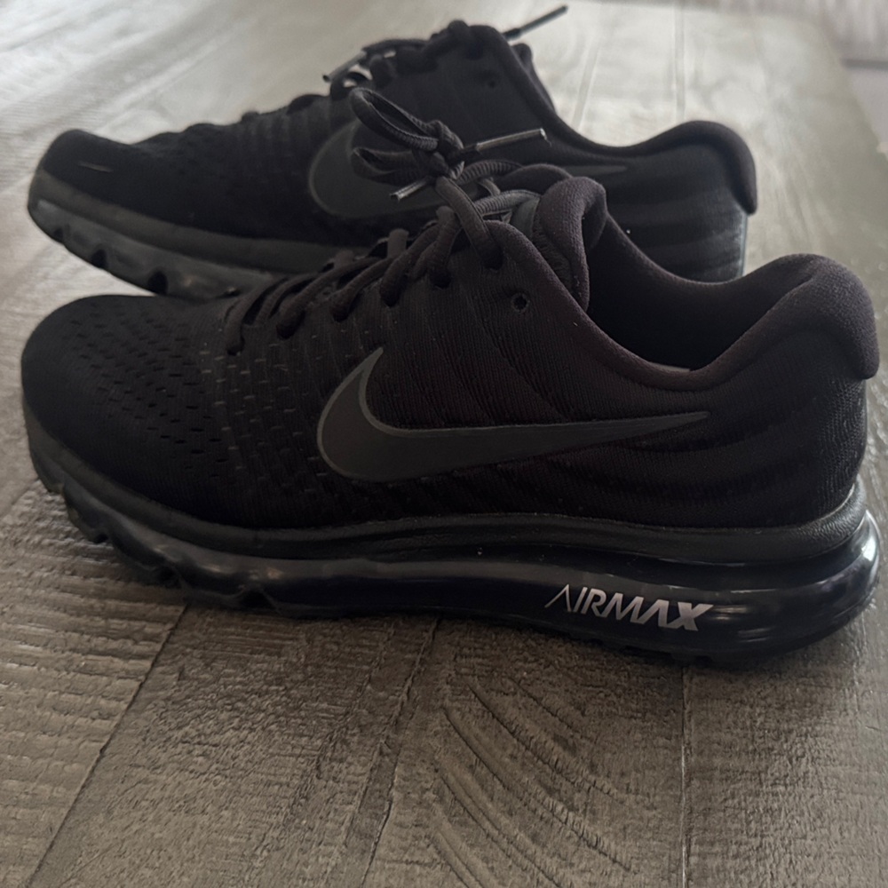 Nike Air Max Men's Black Sneakers